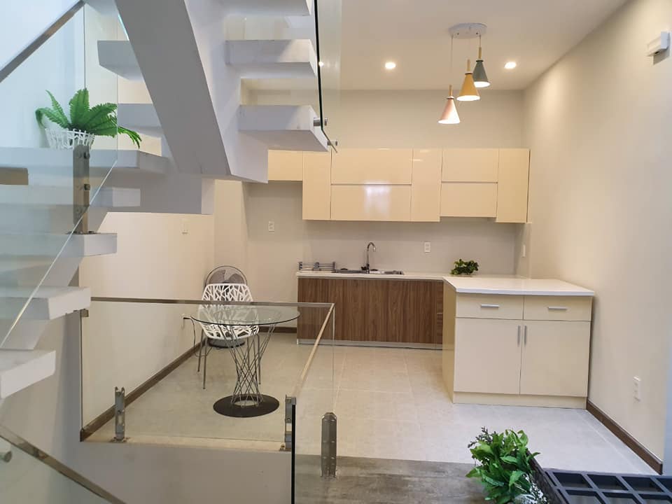 Nhà bếp thiết kế hiện đại, sang trọng