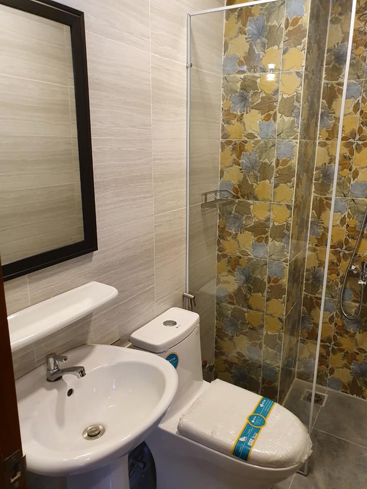 Nhà Vệ Sinh Mới Tinh